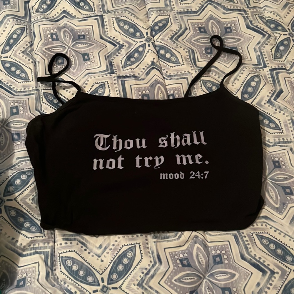 Fashion nova cropped shirt